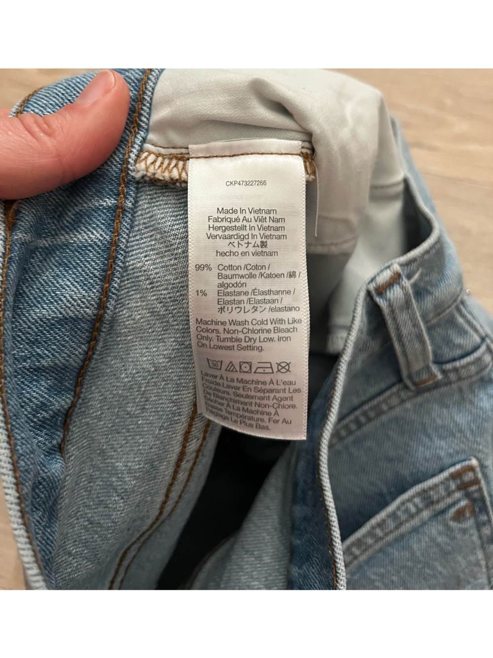 Madewell Women’s The Perfect Vintage Mid-Length Jean Short in Wainfleet Wash 26 - Picture 6 of 9
